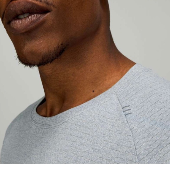 Lululemon Drysense Training Short Sleeve Shirt Heathered Chambray Size Large - Picture 3 of 7